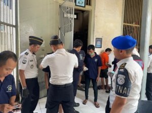 Razia Besar di Lapas Sidoarjo, Upaya Cegah Barang Terlarang Jelang Hari Bhakti Pemasyarakatan