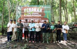 TNI Tanam 5.000 Pohon di Trenggalek, Aksi Nyata Menuju Net Zero Carbon 2045