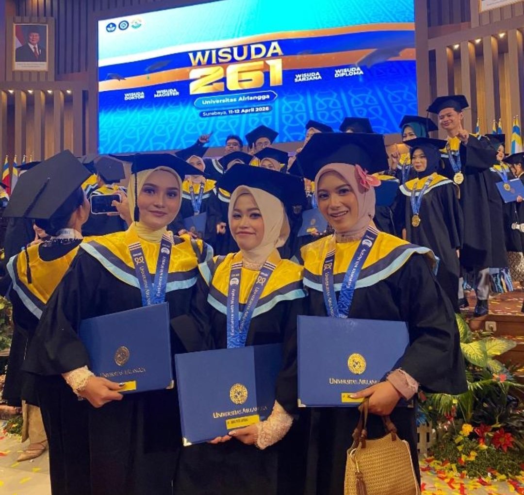 Lulus dari Fakultas Keperawatan UNAIR, Nadia Putri Salsabila Raih Momen Membanggakan