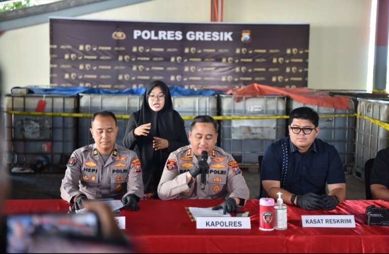 Polres Gresik Ungkap Penimbunan 17 Ribu Liter Solar Subsidi, Satu Tersangka Diamankan