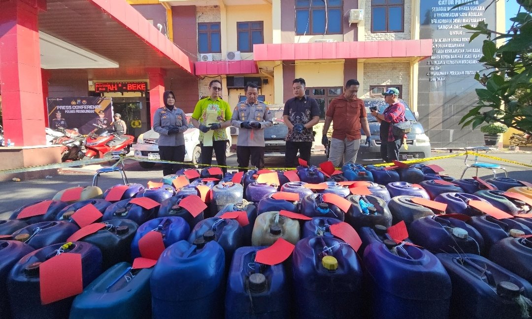 Polres Probolinggo Ungkap Penyalahgunaan BBM Bersubsidi, 7 Tersangka Diamankan