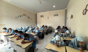 Siswa SMP Muhammadiyah 1 Surabaya Antusias Ikuti Tes Kemampuan Akademik