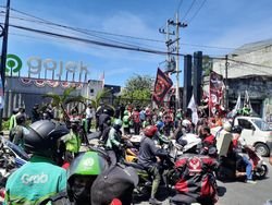 Masalah yang Dihadapi Pengemudi Ojol di Surabaya