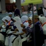 hari ini 388 jemaah berangkat ke tanah suci dari asrama haji jakarta wvo
