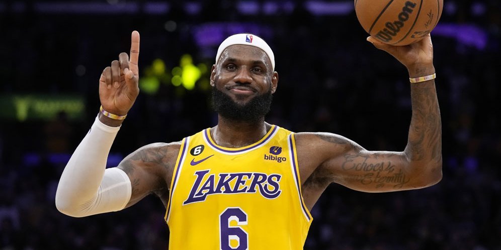 LeBron James Pecahkan Rekor Kemenangan di NBA 1 LeBron James Pecahkan Rekor Kemenangan di NBA