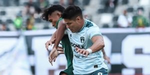 Persebaya Surabaya Unggul 1-0 atas Persita Tangerang dalam Laga Berat