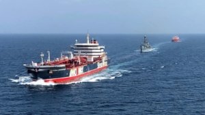 Ancaman Blokade Selat Hormuz Mengguncang Tegangan AS-Iran