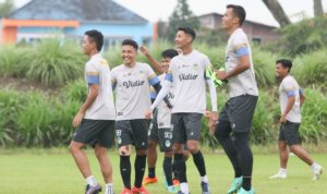pemain psim jogja menjalani sesi latihan di lapangan kenari ic7e