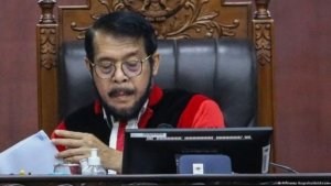 Kehidupan dan Peran Anwar Usman sebagai Hakim Konstitusi