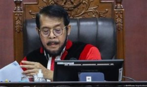 putusan mkmk pelanggaran etika berat berujung anwar usman hilang jabatan 169