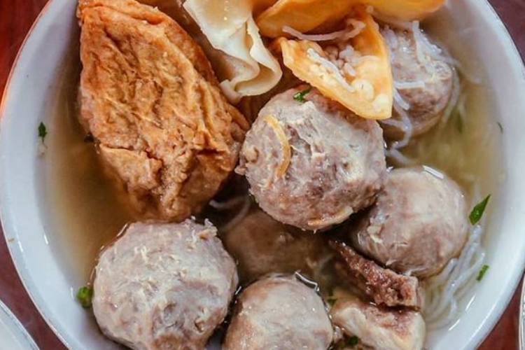 Daftar 10 Warung Bakso Viral di Surabaya yang Wajib Dicoba