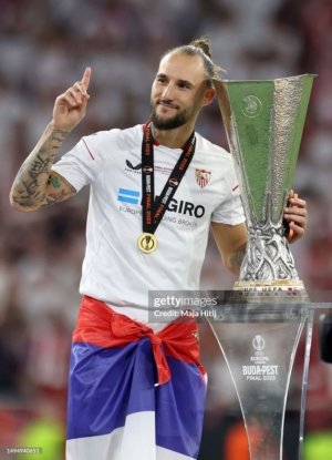 Kepemimpinan dan Komitmen Nemanja Gudelj dalam Menghadapi Krisis Sevilla FC