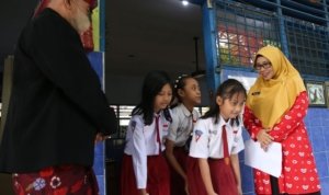 Kota Surabaya, Penghargaan Nasional, Revitalisasi Bahasa Daerah, Penghargaan Nasional, Inovasi Pelestarian Bahasa Jawa,Kemis Mlipis