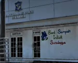 DPRD, Edukasi , Bank Sampah ,Surabaya