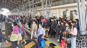 Peningkatan Penggunaan Commuter Line Selama Libur Panjang di Surabaya