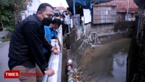 Wali Kota Eri Cahyadi Penanganan Banjir di Wilayah Selatan Surabaya: Target Tuntas pada 2026