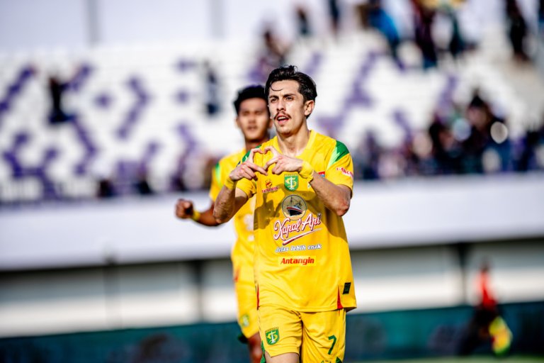 Francisco Rivera, Persebaya