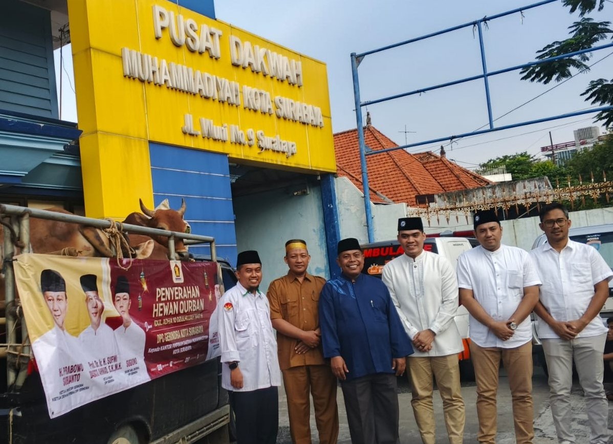 DPC Gerindra, PDM Surabaya, Sapi Kurban