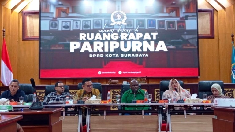 DPRD Surabaya