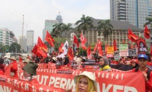 Peringatan Hari Buruh Internasional 2026: Ribuan Pekerja Turun ke Jalan di Surabaya