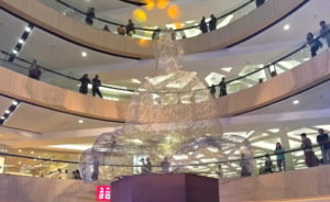 Rupang Buddha Transparan Raksasa