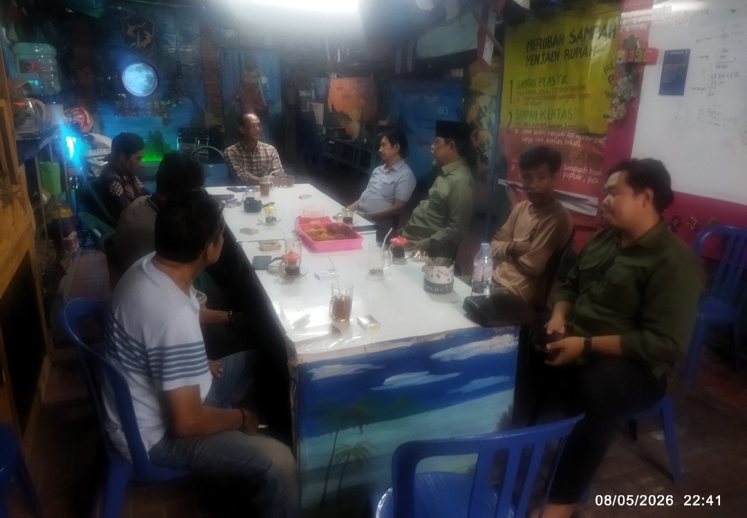 Ketua DPC PPP Surabaya Muhaimin SH MM Ngopi Lanang Bareng Bersama Jurnalis di Wonocolo