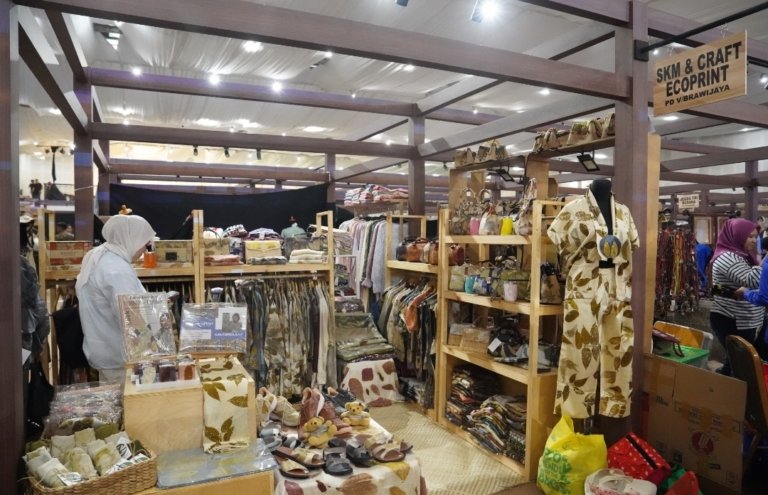 Lautan Kreativitas di Kartika Expo: Pameran ‘Persit Bisa’ Suguhkan Produk Kerajinan Berkelas Dunia!