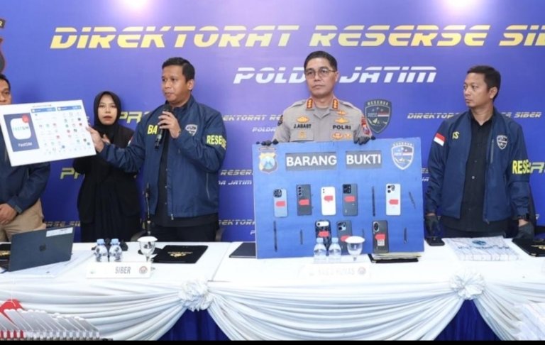 Polda Jatim Ungkap Dugaan Penyalahgunaan Data Pribadi untuk Layanan OTP Ilegal, Tiga Tersangka Diamankan