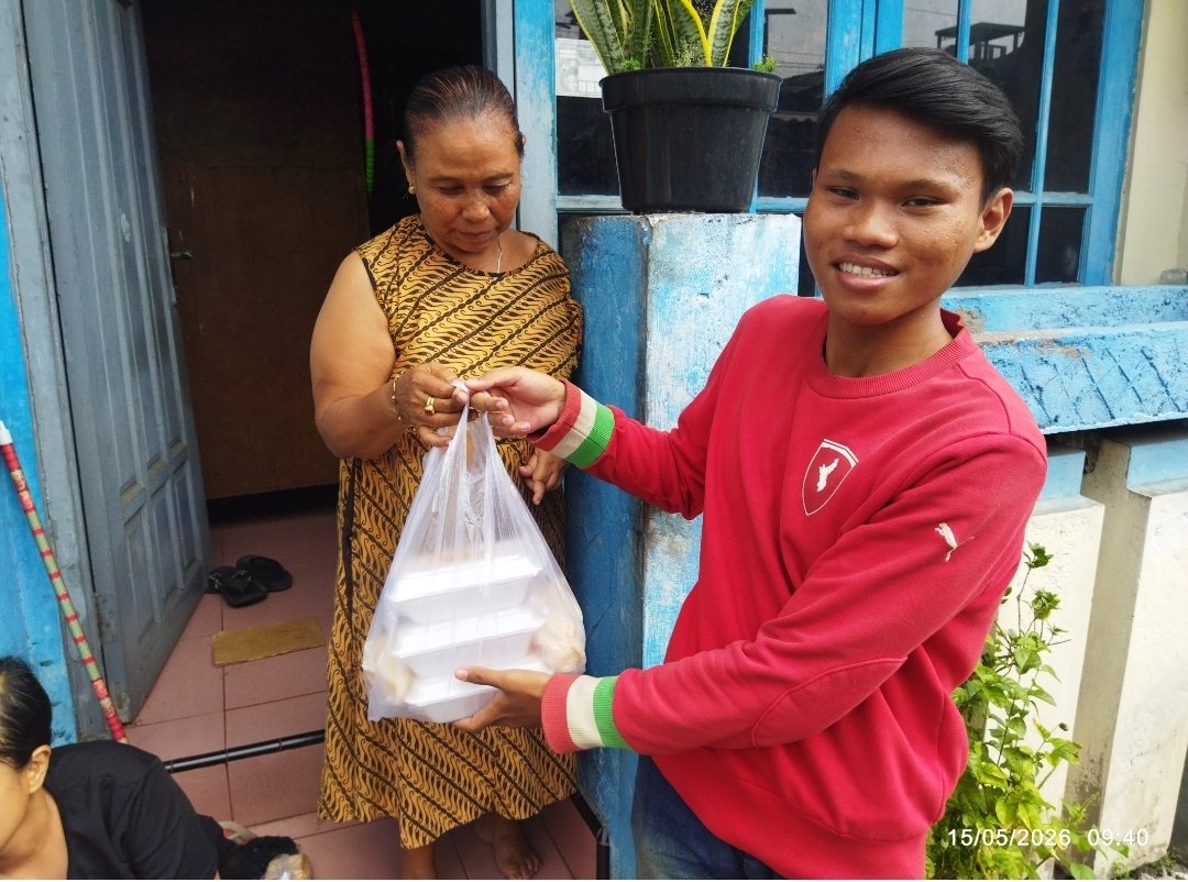 Driver Shopee Berbagi Kepedulian, Titipan Makanan untuk Kaum Dhuafa Disalurkan ke YBIM