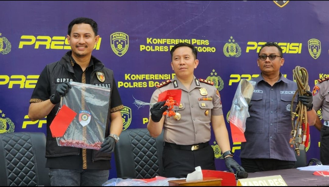 Polres Bojonegoro Amankan Tersangka Pengoplos LPG Subsidi 3 Kg dan Ratusan Tabung Gas