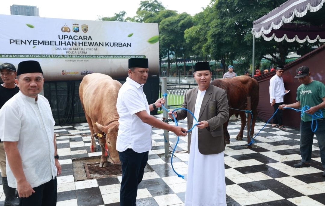 Iduladha 1447 H Polda Jatim Salurkan Ratusan Hewan Kurban untuk Masyarakat