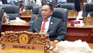 Anas Karno, Sekretaris Komisi A DPRD Kota Surabaya