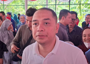 Pemkot Surabaya Tegaskan Kebijakan Parkir Nontunai, Ancam Sanksi Jukir yang Melanggar