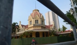pemkot surabaya melakukan renovasi pada bangunan utama balai pemuda 20150611 205448