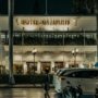 Kota Surabaya di malam hari dengan lampu kota yang indah