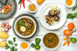 Kuliner Surabaya dengan lontong balap dan rujak cingur khas Jawa Timur