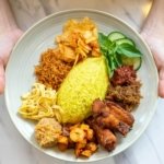 rahasia-kuliner-surabaya-yang-wajib-dicoba-37106996 Makanan khas Surabaya seperti rawon dan lontong balap