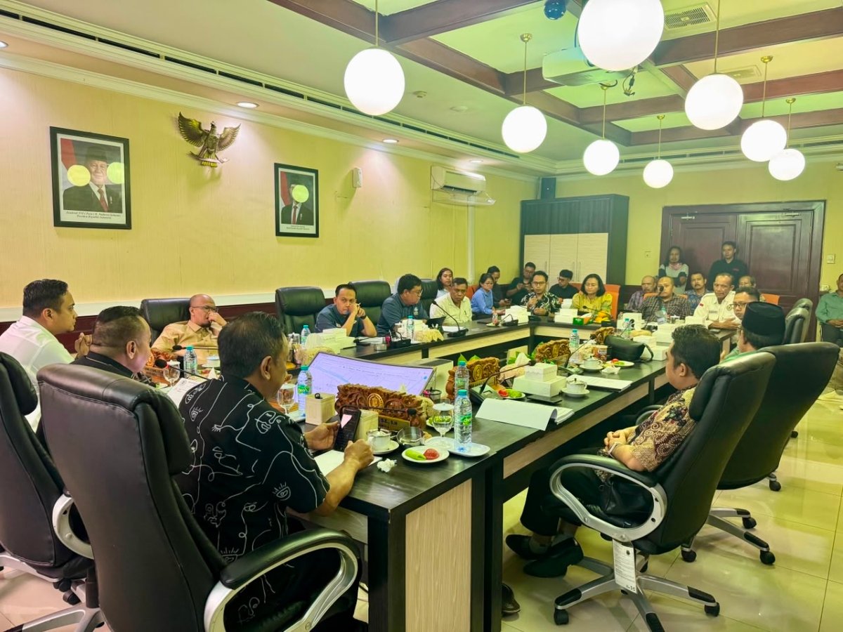 DPRD Surabaya