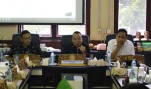 DPRD surabaya