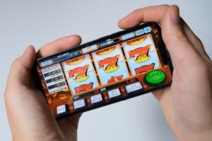 DPRD Surabaya , Pencegahan, Generasi Muda ,Judi Online