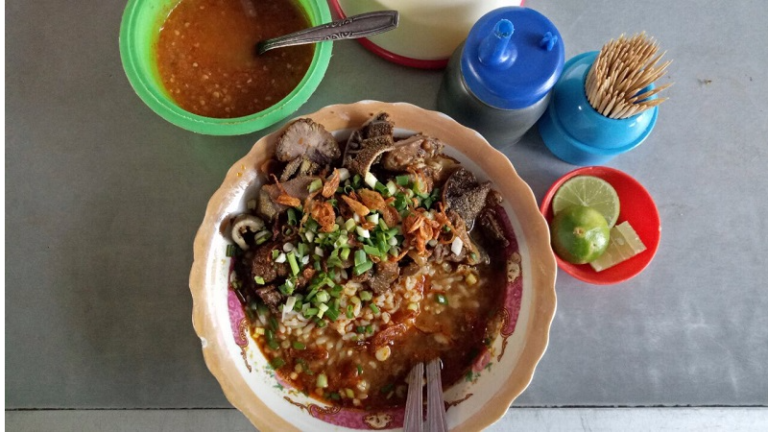 Kuliner Terpopuler Dekat Stasiun Pasar Turi
