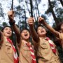 Rekor MURI Pramuka Surabaya: Basuh Kaki Orang Tua, Pengukuhan Garuda, dan Demonstrasi Semaphore