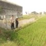 Polri Dekat dengan Petani, Bhabinkamtibmas Sumberrejo Dorong Ketahanan Pangan dan Jaga Kamtibmas