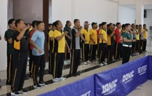 Adu Ketangkasan di Meja Hijau, Personel Polrestabes Surabaya Meriahkan Turnamen Tenis Meja Hari Bhayangkara ke-80