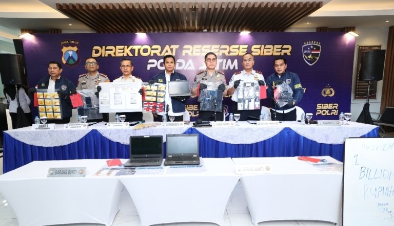 Polda Jatim Bongkar Sindikat Love Scamming Internasional, 3 Tersangka Diamankan