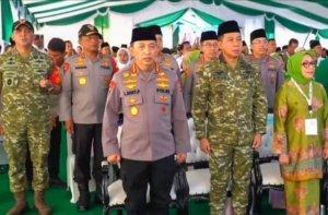 Pangdam V/Brawijaya Dampingi Presiden RI Resmikan Inpres Jalan Desa Tahun 2025 di Kabupaten Sampang