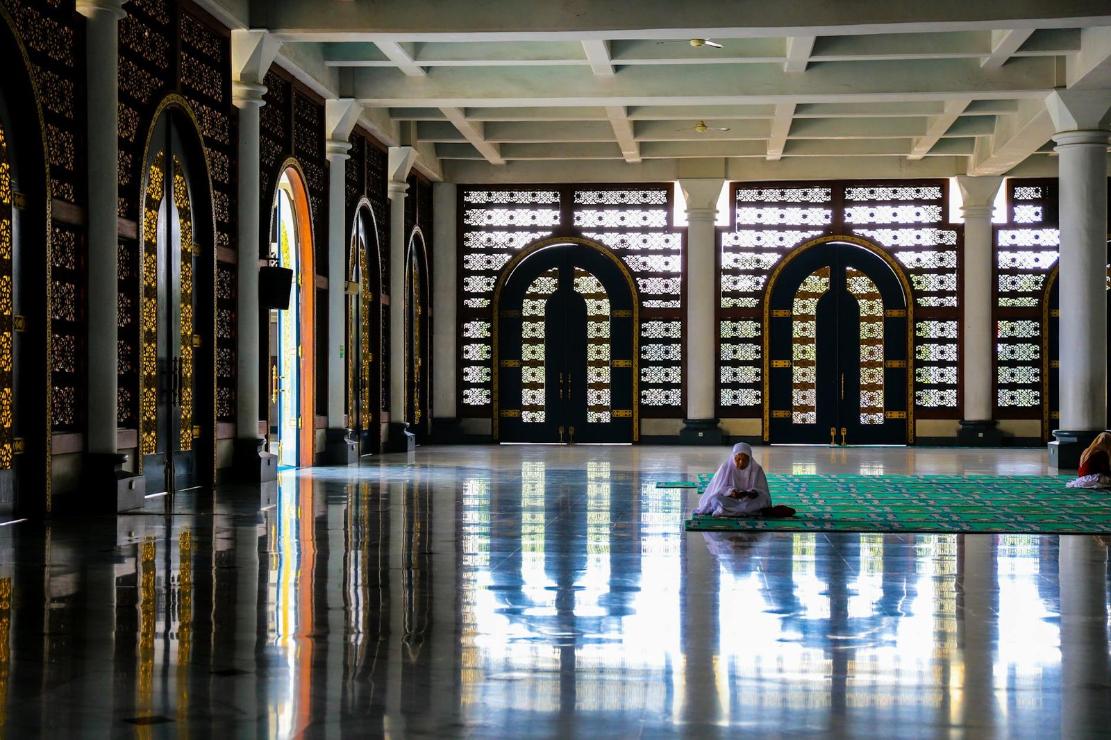 Taman Budaya Surabaya menjadi ikon wisata kota.