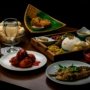 Kuliner Surabaya dengan lontong balap dan gudeg khas Jawa Timur