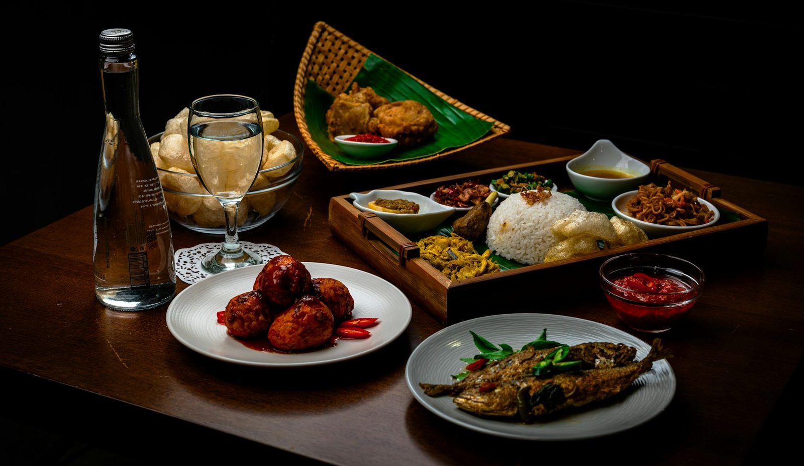 Kuliner Surabaya dengan lontong balap dan gudeg khas Jawa Timur