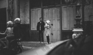 Kota Surabaya malam hari dengan lampu kota yang indah